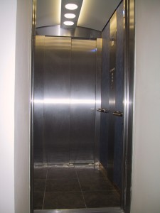 100-0028 IMG                