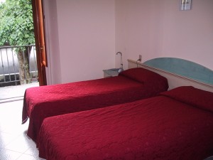100-0075 IMG                